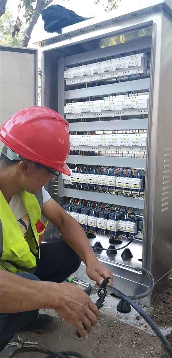 石景山游樂園項(xiàng)目配電箱安裝