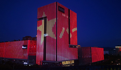 蘇溪鎮(zhèn)夜景燈光聯(lián)動獻(xiàn)禮八一建軍節(jié)