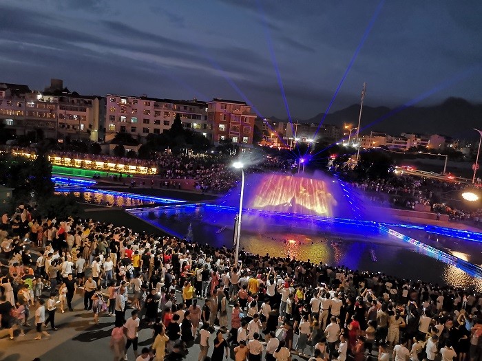 當水景碰上照明，美得一塌糊涂！