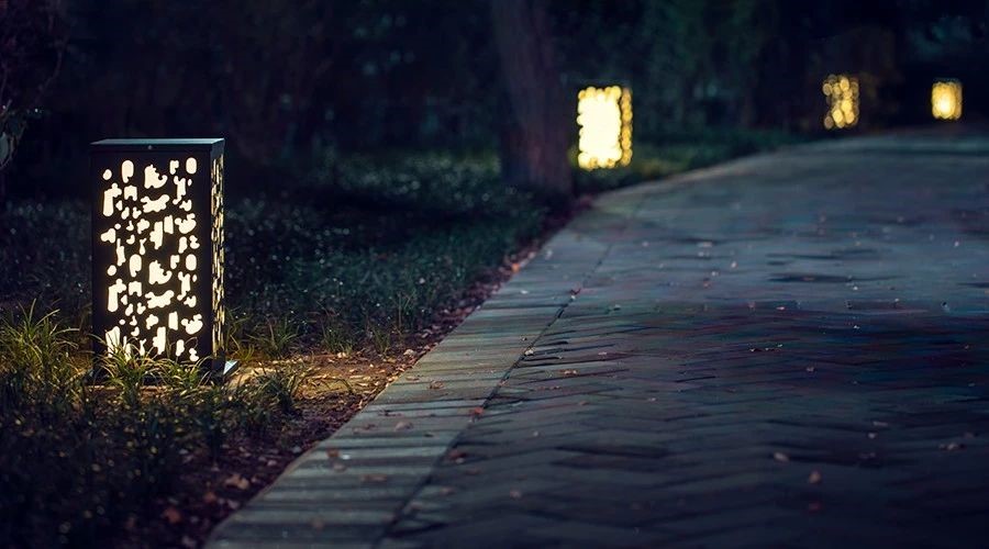 旅游景區(qū)的燈光設(shè)計(jì)，夜空中最亮的星